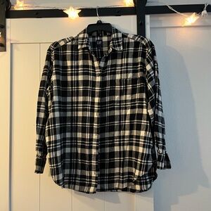 🔥Sale🔥 GAP Black and White Plaid Button-Up Flannel Shirt (L)